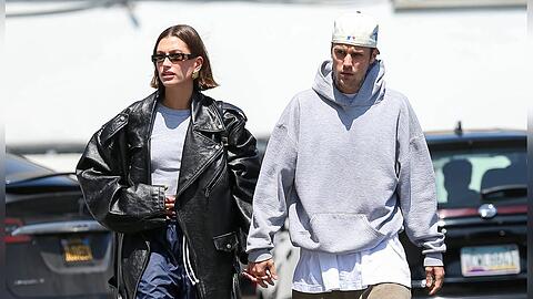 Hailey und Justin Bieber sollen dem Medienrummeln in den USA entfliehen wollen.