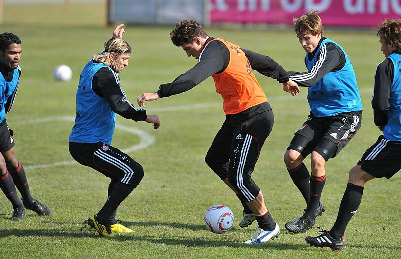 Die Bilder vom ersten Bayern-Training nach der Bekanntgabe, dass sich der Verein von Van Gaal trennen will.