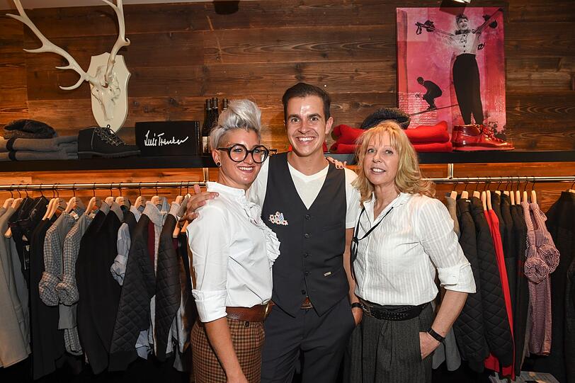 Store Managerin Magdalena Hainz (links) mit ihrem Team.