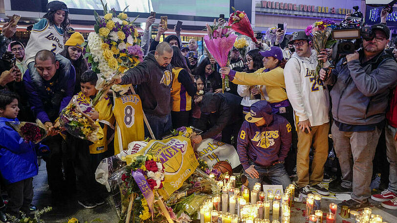 Fans von Kobe Bryant trauern in Los Angeles.