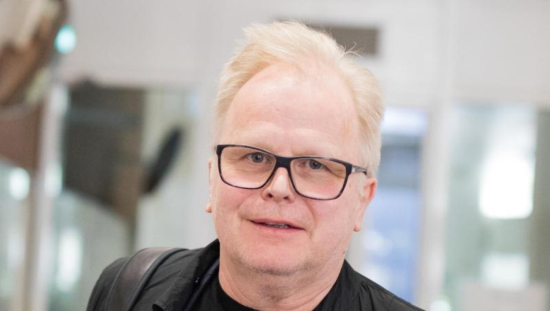 Der Sänger Herbert Grönemeyer plaudert ein bisschen aus dem Nähkästchen. Der Sänger Herbert Grönemeyer plaudert ein bisschen aus dem Nähkästchen.