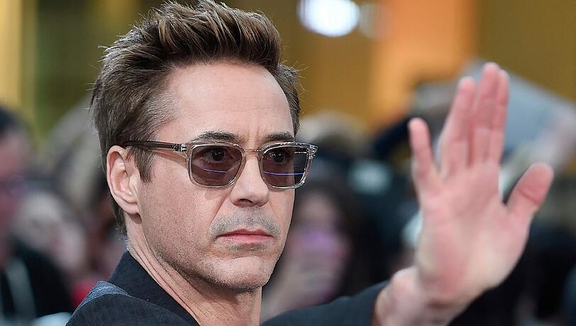 Die Fragen nach seiner Drogenvergangenheit gingen Robert Downey Jr. zu weit. Der Hollywood-Star bricht kurzerhand das Interview mit Channel 4 ab. Die Fragen nach seiner Drogenvergangenheit gingen Robert Downey Jr. zu weit. Der Hollywood-Star bricht kurzerhand das Interview mit Channel 4 ab.