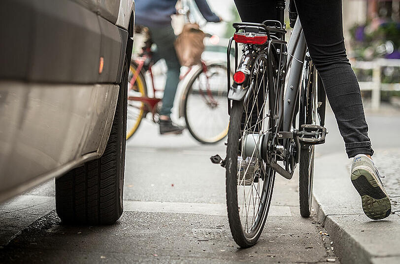 Zwischen Brienner Straße und Königsplatz soll eine Autospur zugunsten eines größeren Radwegs wegfallen.