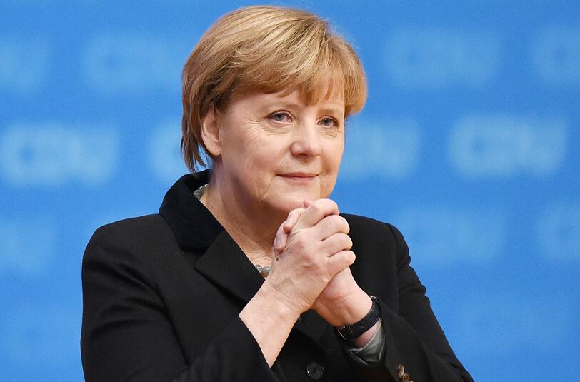 Die CDU-Bundesvorsitzende und Bundeskanzlerin Angela Merkel stehtbeim Bundesparteitag vor den Delegierten. Die CDU diskutiert unter anderem über die Flüchtlingspolitik.