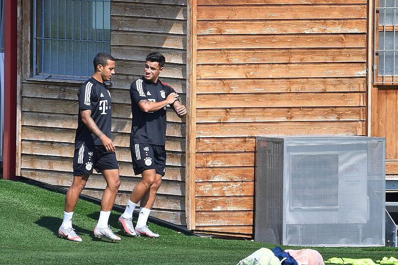 Werden wohl beide ab September nicht mehr das Trikot des FC Bayern München tragen. Thiago  (l.) und Philippe Coutinho.