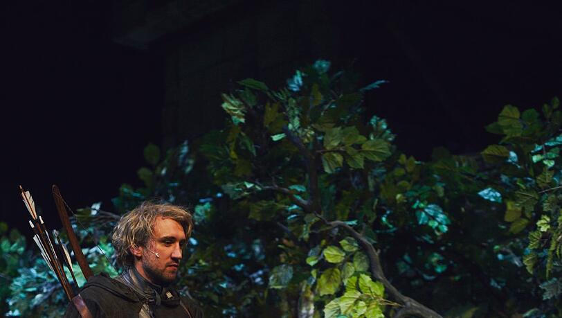 Szenen aus "Robin Hood" mit Thomas Lettow im Residenztheater. Szenen aus "Robin Hood" mit Thomas Lettow im Residenztheater.