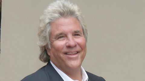Jon Peters scheint erneut heiraten zu wollen.