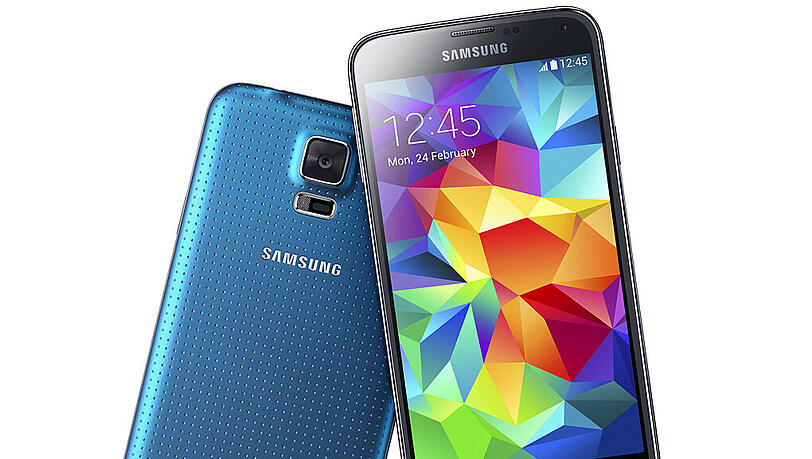 Das neue Samsung Galaxy S5 hat wie sein Vorgänger ein Plastik-Gehäuse. Das neue Samsung Galaxy S5 hat wie sein Vorgänger ein Plastik-Gehäuse.