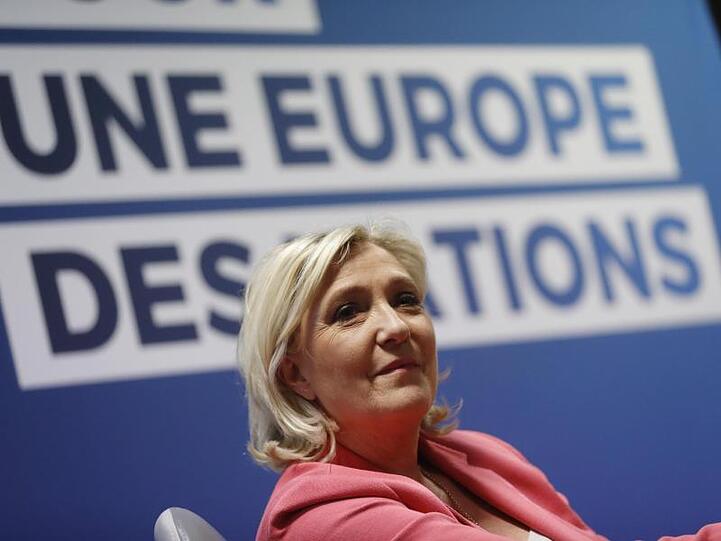 Marine Le Pen, Vorsitzende der rechtspopulistischen Partei "Rassemblement National" aus Frankreich, bei einer Pressekonferenz zur bevorstehenden Europawahl.