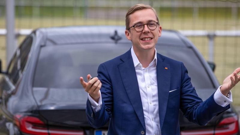 Philipp Amthor, CDU-Bundestagsabgeordneter, kommt zu einer CDU-Pressekonferenz.