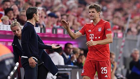 Szene aus dem Sommer 2019: Zwischen Thomas Müller (r.) und dem damaligen Bayern-Trainer Niko Kovac passt es nicht, ein Abschied erscheint mehr als möglich – doch es kommt anders.