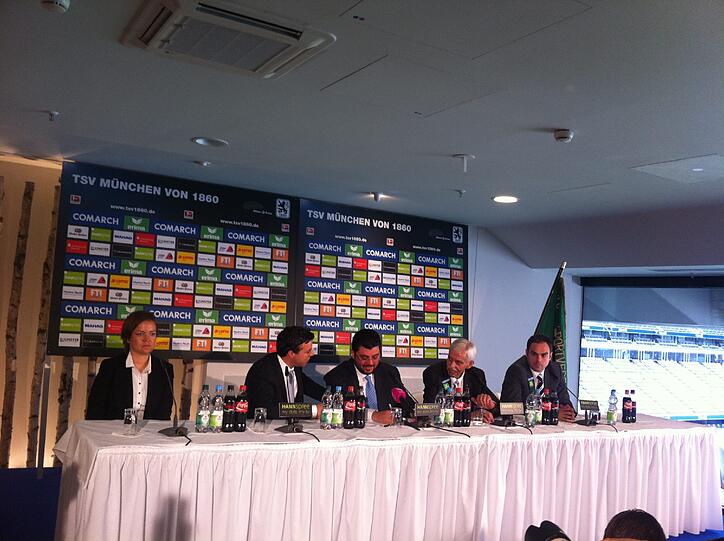 Die 1860-Riege in der Allianz Arena: (v.l.) Sprecherin Lil Zercher, Berater Hamada Iraki, Investor Hasan Ismaik, Präsident Dieter Schneider, Geschäftsführer Robert Schäfer.