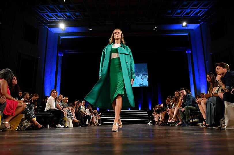 Modepräsentation des deutschen Designers Marcel Ostertag während der Mercedes-Benz Fashion Week in Berlin.