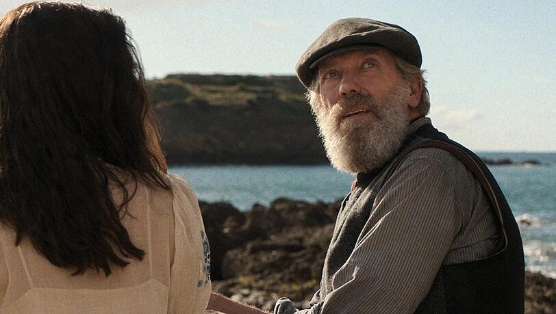 Der allseits beliebte Hugh Laurie verkörpert in "Alles Licht, das wir nicht sehen" einen französischen Widerstandskämpfer.