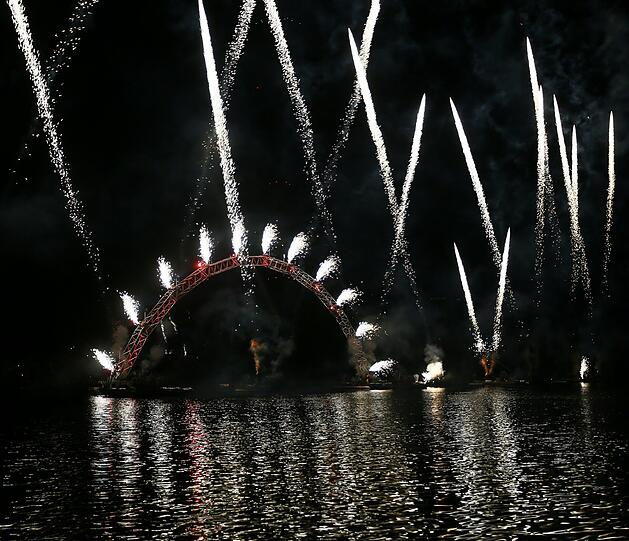 Beim "Sommernachtstraum" im Olympiapark bekamen die Münchner ein Feuerwerk der Superlative geboten. Die Bilder der Pyro-Show.