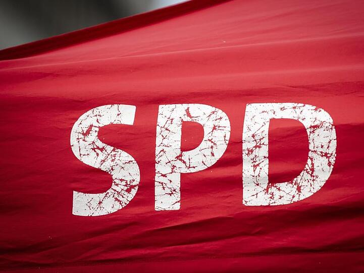 Rund 438.000 SPD-Mitglieder sollen per Brief oder online über die Kandidaten abstimmen.