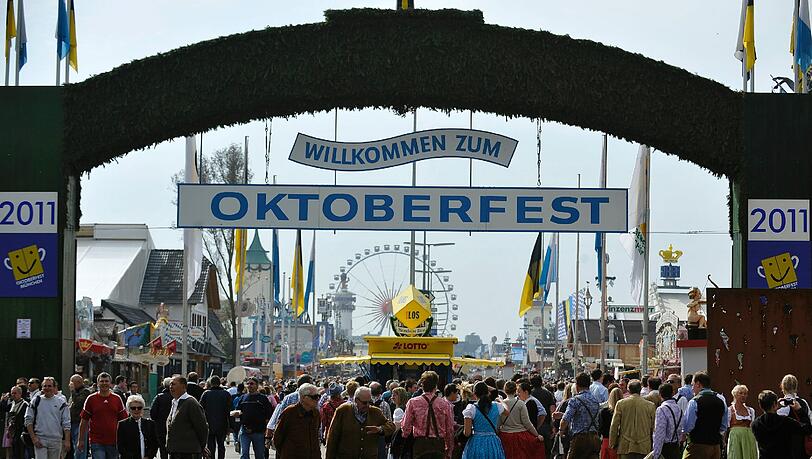Die Massen stürmen auf die Wiesn. Aber wie viele Oktoberfestbesucher sind es denn genau? Die Massen stürmen auf die Wiesn. Aber wie viele Oktoberfestbesucher sind es denn genau?