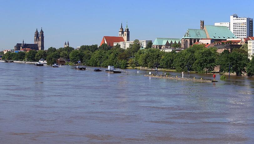 Das Hochwasser in Magdeburg. Das Hochwasser in Magdeburg.