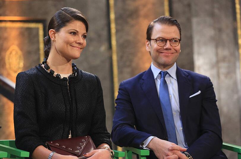 Beim Besuch im Völkerkundemuseum: Victoria und Daniel.