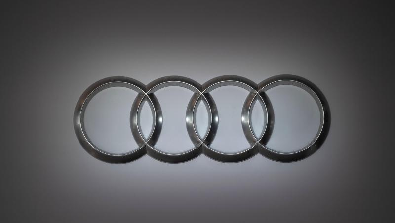Das Logo von Audi ist an einer Wand angebracht. Foto: Marijan Murat/Archivbild Das Logo von Audi ist an einer Wand angebracht. Foto: Marijan Murat/Archivbild