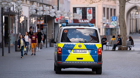 In diesem Jahr hatte die Münchner Polizei bislang mit Corona-Anzeigen viel zu tun: 13.343 Anzeigen gingen wegen Verstößen gegen das Infektionsschutzgesetz bis Ende September raus. (Symbolbild)