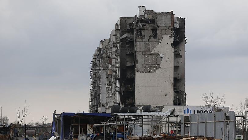Ein beschädigtes Gebäude in Mariupol.