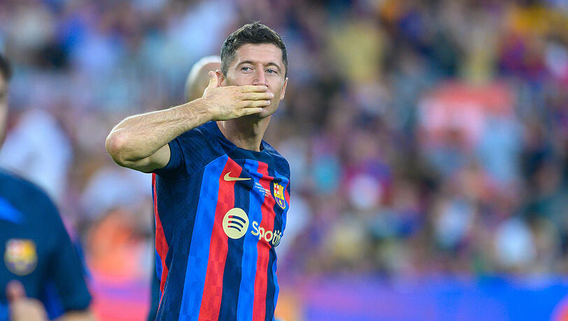 Für 45 Millionen Euro zu Barça:Robert Lewandowski. Für 45 Millionen Euro zu Barça:Robert Lewandowski.