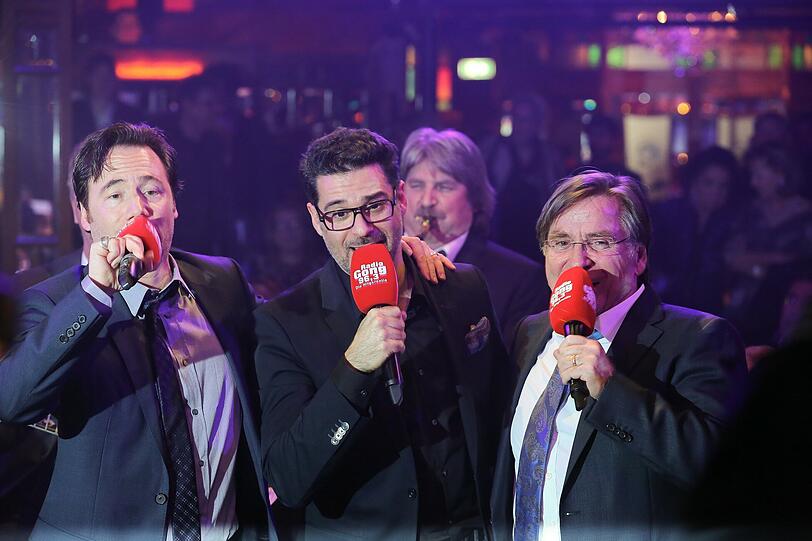 Singen dem Sender ein Geburtstagsständchen (v. l.): Michael &bdquo;Bully&ldquo;
Herbig, Rick Kavanian und Elmar Wepper.