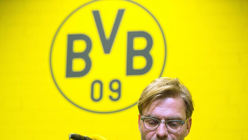 Emotionale Pressekonferenz in Dortmund: Jürgen Klopp verkündet nach sieben Jahren beim BVB sein aus als Trainer. Emotionale Pressekonferenz in Dortmund: Jürgen Klopp verkündet nach sieben Jahren beim BVB sein aus als Trainer.