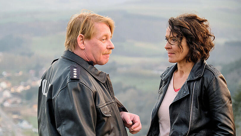 "Tatort: Die Pfalz von oben": Als Lena Odenthal und Stefan Tries aus Zarten wieder aufeinandertreffen, werden Erinnerungen wach "Tatort: Die Pfalz von oben": Als Lena Odenthal und Stefan Tries aus Zarten wieder aufeinandertreffen, werden Erinnerungen wach