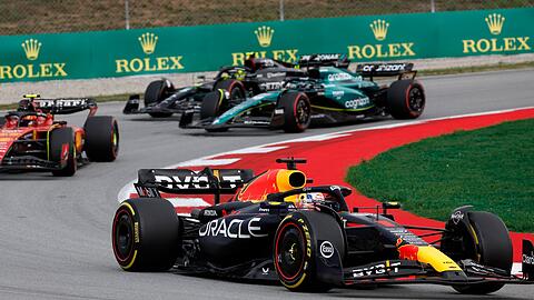 Der Niederländer Max Verstappen im Red-Bull-Boliden.
