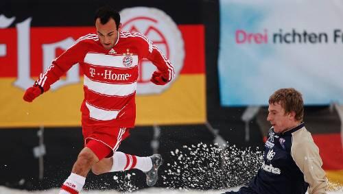 Flotter Schneewalzer in Weismain: Bayerns Neuer Donovan auf dem Weg zum Bamberger Tor. Flotter Schneewalzer in Weismain: Bayerns Neuer Donovan auf dem Weg zum Bamberger Tor.