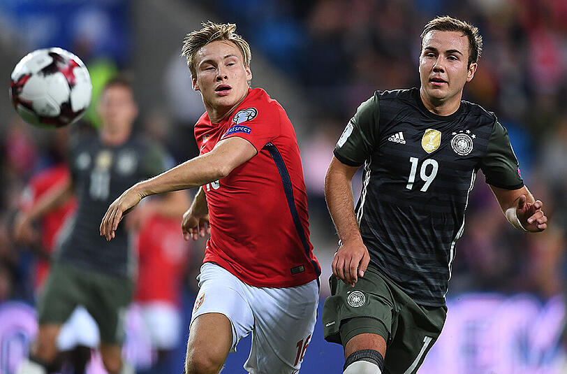 MARIO GÖTZE  NOTE 4:
Der Gomez-Ersatz. Ohne Einsatz für seine neue, alte &ndash; und echte - Liebe BVB. Kam nicht richtig zum Torabschluss, manchmal zu zögerlich. Im fehlt Fitness.