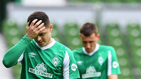 Einst Hoffnungsträger, nun Absteiger: Maximilian Eggestein (hinten) und Milot Rashica nach der Heimpleite gegen Gladbach.