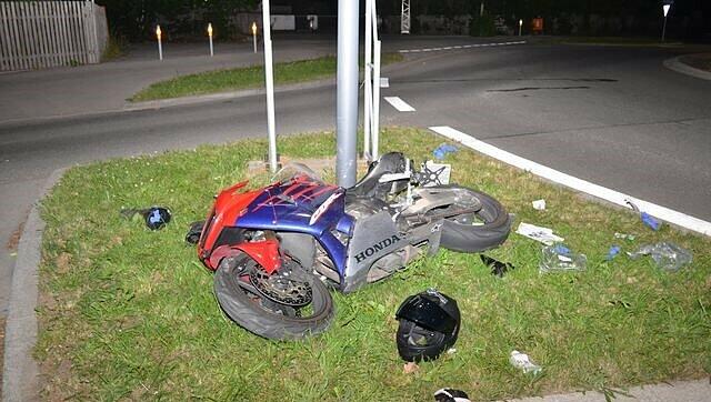 Der 19-Jährige verletzte sich schwer. Der 19-Jährige verletzte sich schwer.