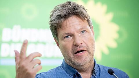 Robert Habeck, Bundesvorsitzender von Bündnis 90/Die Grünen, gibt eine Pressekonferenz. Foto: Kay Nietfeld/Archivbild