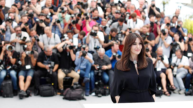 Die italienische Schauspielerin Monica Bellucci lächelt bei der Vorführung des Films "Les Fantômes d'Ismaël" (Ismael's Ghosts) der auf dem 70. Filmfestival in Cannes gezeigt wird.