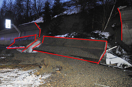 Horror-Unfall auf der Brenner-Autobahn: Eine Betonmauer hat sich von einem Hang gelöst und einen Münchner Lkw unter sich begraben. Die Bilder...