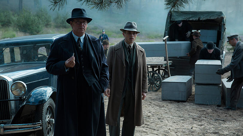Babylon Berlin: August Benda (MATTHIAS BRANDT) mit Gereon Rath (VOLKER BRUCH)
