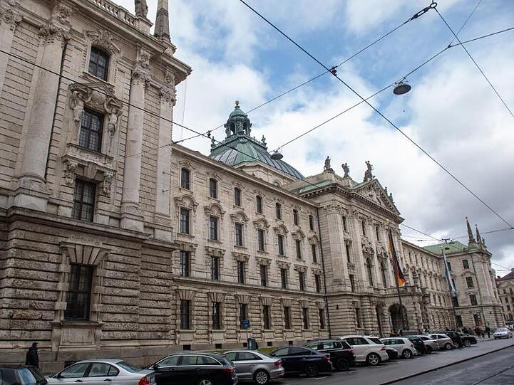 Blick auf das Landgericht München I in der Innenstadt. Foto: Peter Kneffel/dpa/Archivbild