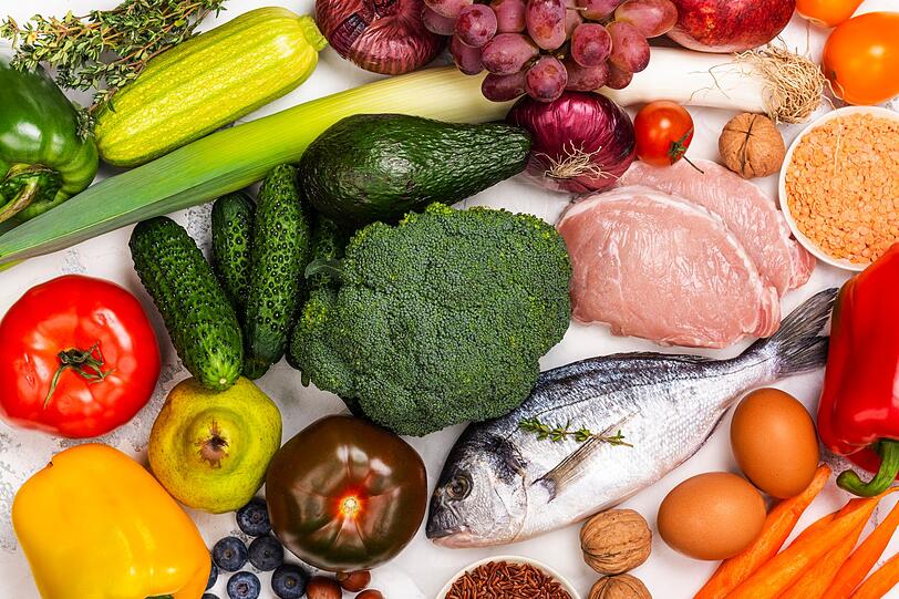 Doch welche Gewürze passen zu welchem Gericht? Vor allem nicht geübte Köche machen sich ihre Arbeit leichter, wenn sie das Essen in drei grobe Kategorien unterteilen und jeweils passende Gewürze zuordnen: Fleisch, Fisch und Gemüse. Doch welche Gewürze passen zu welchem Gericht? Vor allem nicht geübte Köche machen sich ihre Arbeit leichter, wenn sie das Essen in drei grobe Kategorien unterteilen und jeweils passende Gewürze zuordnen: Fleisch, Fisch und Gemüse.