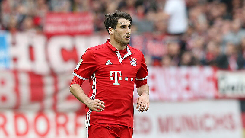 JAVI MARTINEZ, Note 2: Den Spanier hatte man vor der Saison eher als Ergänzungsspieler eingeplant, doch in Boatengs Abwesenheit spielte Martínez so stark, dass Ancelotti gar nicht an ihm vorbeikam. Die Topnote verpasst Martínez nur aus einem Grund: Im Viertelfinal-Hinspiel der Champions League gegen Real Madrid sah er innerhalb von drei Minuten Gelb-Rot &ndash; und schwächte die Bayern damit entscheidend.