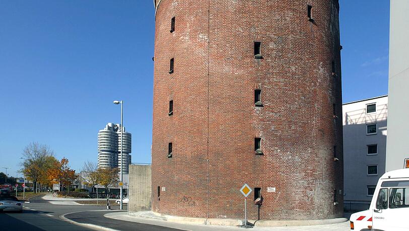 Der Hochbunker an der Riesenfeldstraße.