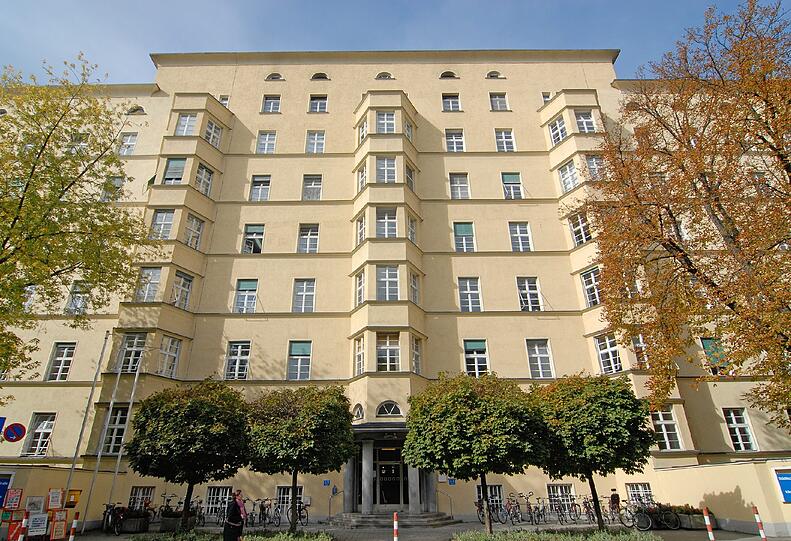 Die Dermatologische Klinik in der Thalkirchner Straße, Sitz der städtischen Klinikchefs.