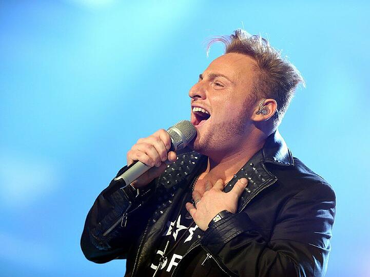 Daniel Ceylan rockt die Bühne