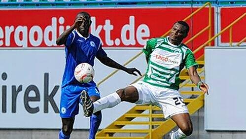 Noch kein Torgarant: Auch Stürmer Kingsley Onuegbu (rechts) kann die Lücke, die Sami Allagui hinterlassen hat,bislang nicht ausfüllen. Noch kein Torgarant: Auch Stürmer Kingsley Onuegbu (rechts) kann die Lücke, die Sami Allagui hinterlassen hat,bislang nicht ausfüllen.
