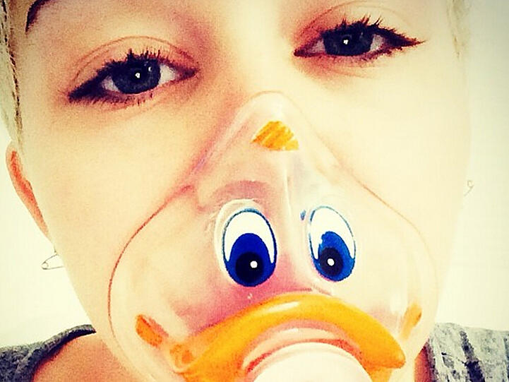 Dieses Bild postete Miley Cyrus aus der Klinik
