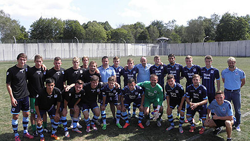 Die U21 der Löwen mit Trainer Daniel Bierofka lief am Dienstagnachmittag in Stadelheim auf. Die U21 der Löwen mit Trainer Daniel Bierofka lief am Dienstagnachmittag in Stadelheim auf.