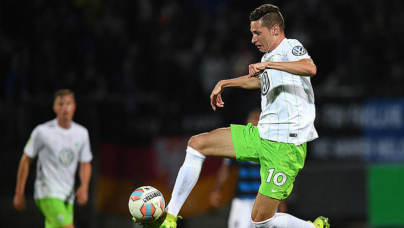 Schwierige Zeiten für Wolfsburgs Nationalspieler Julian Draxler. Schwierige Zeiten für Wolfsburgs Nationalspieler Julian Draxler.