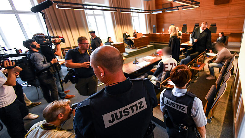 Die beiden Angeklagten müssen für mehrere Jahre ins Gefängnis.